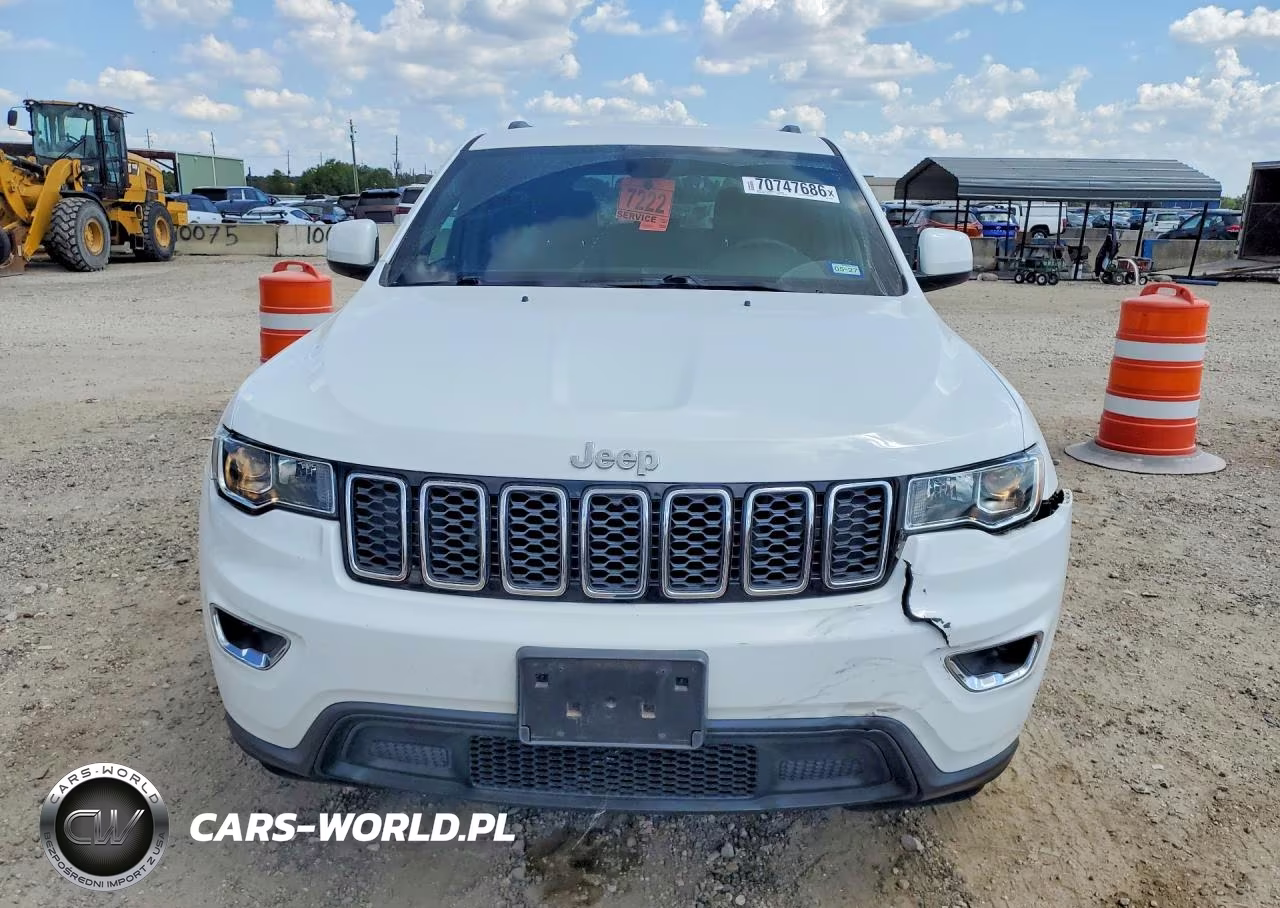 2018 Jeep Grand Cherokee Laredo VIN:1C4RJEAG7JC455540 - 5