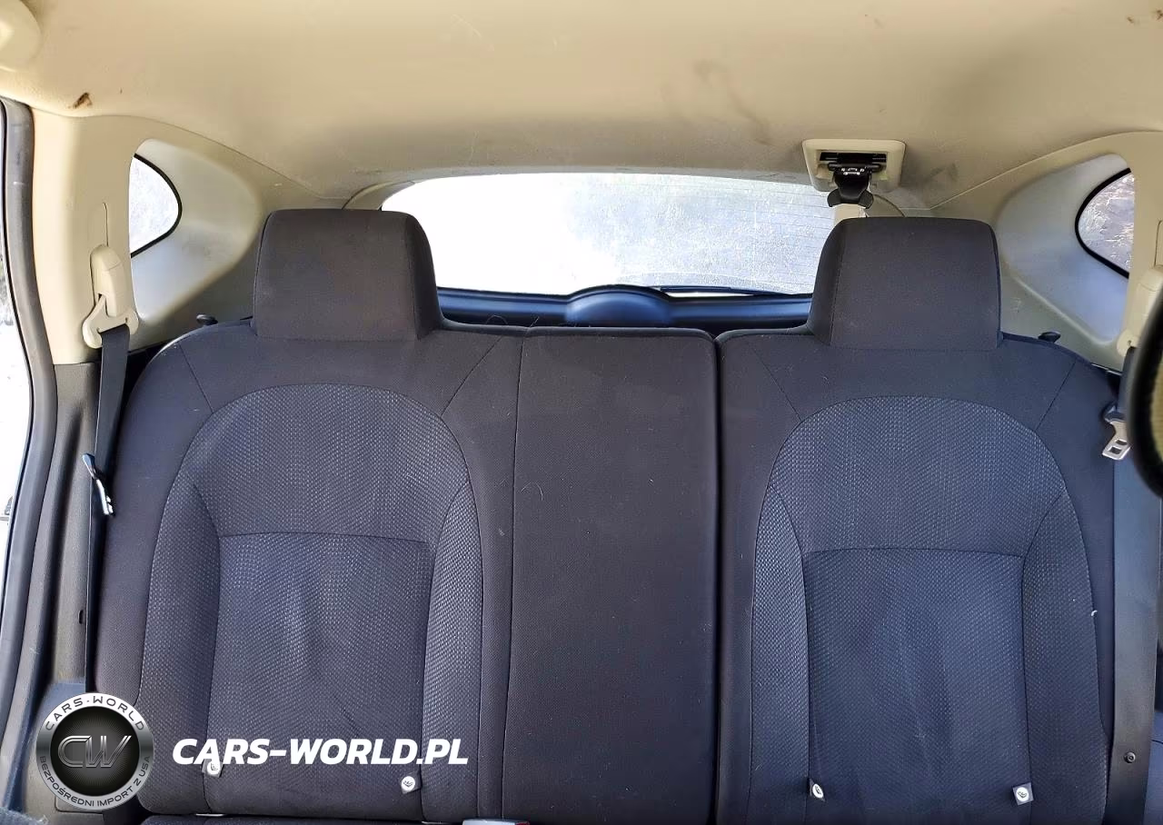 2015 Nissan Rogue Select S VIN:JN8AS5MT4FW165155 - 10