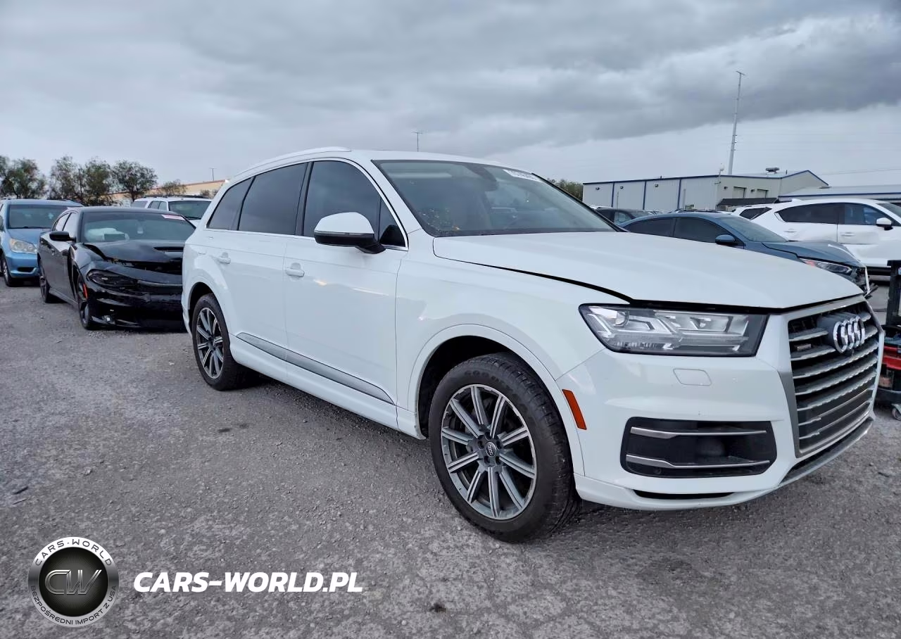 2017 Audi Q7 Premium Plus VIN:WA1LAAF73HD057053 - 4