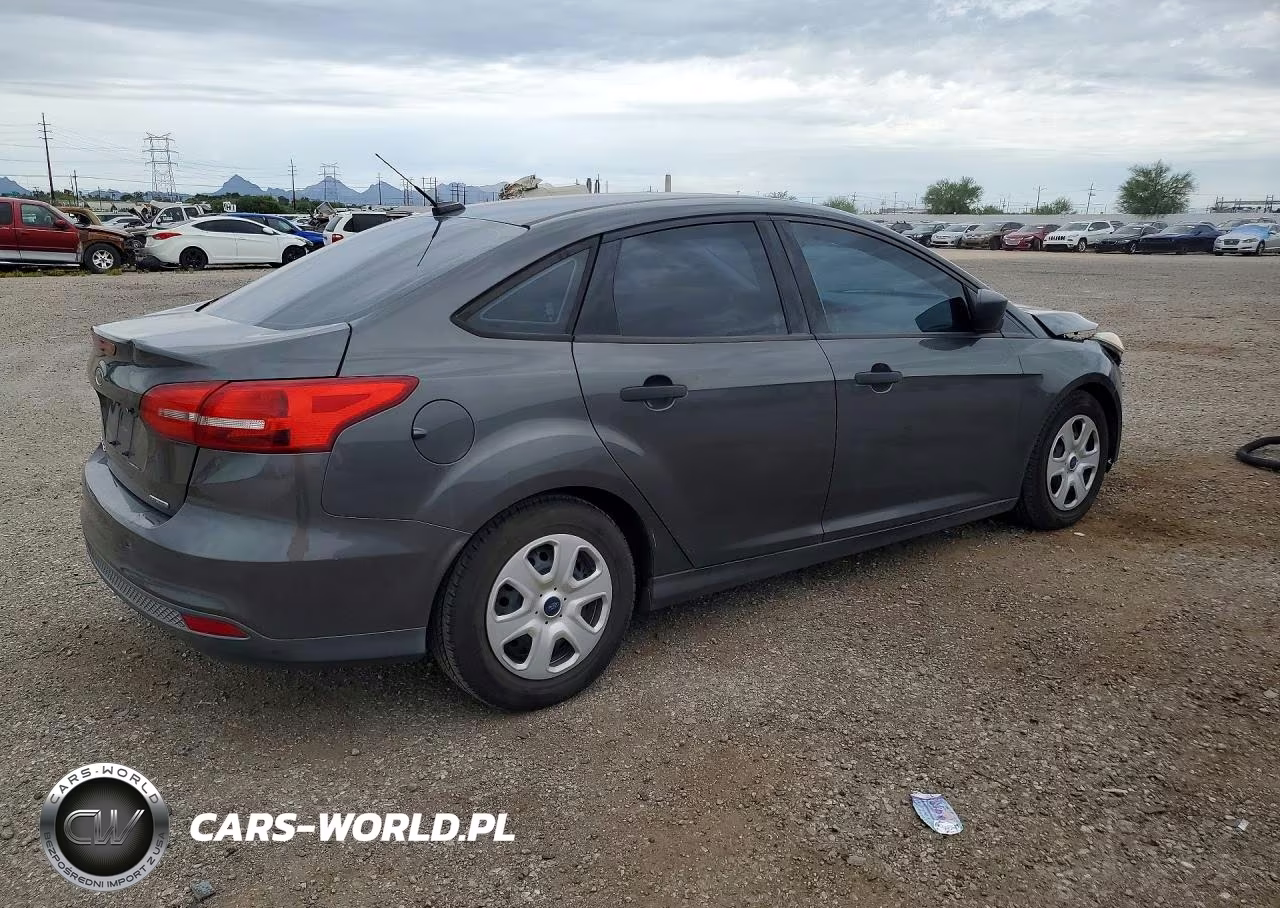 2016 Ford Focus S VIN:1FADP3E25GL369136 - 3