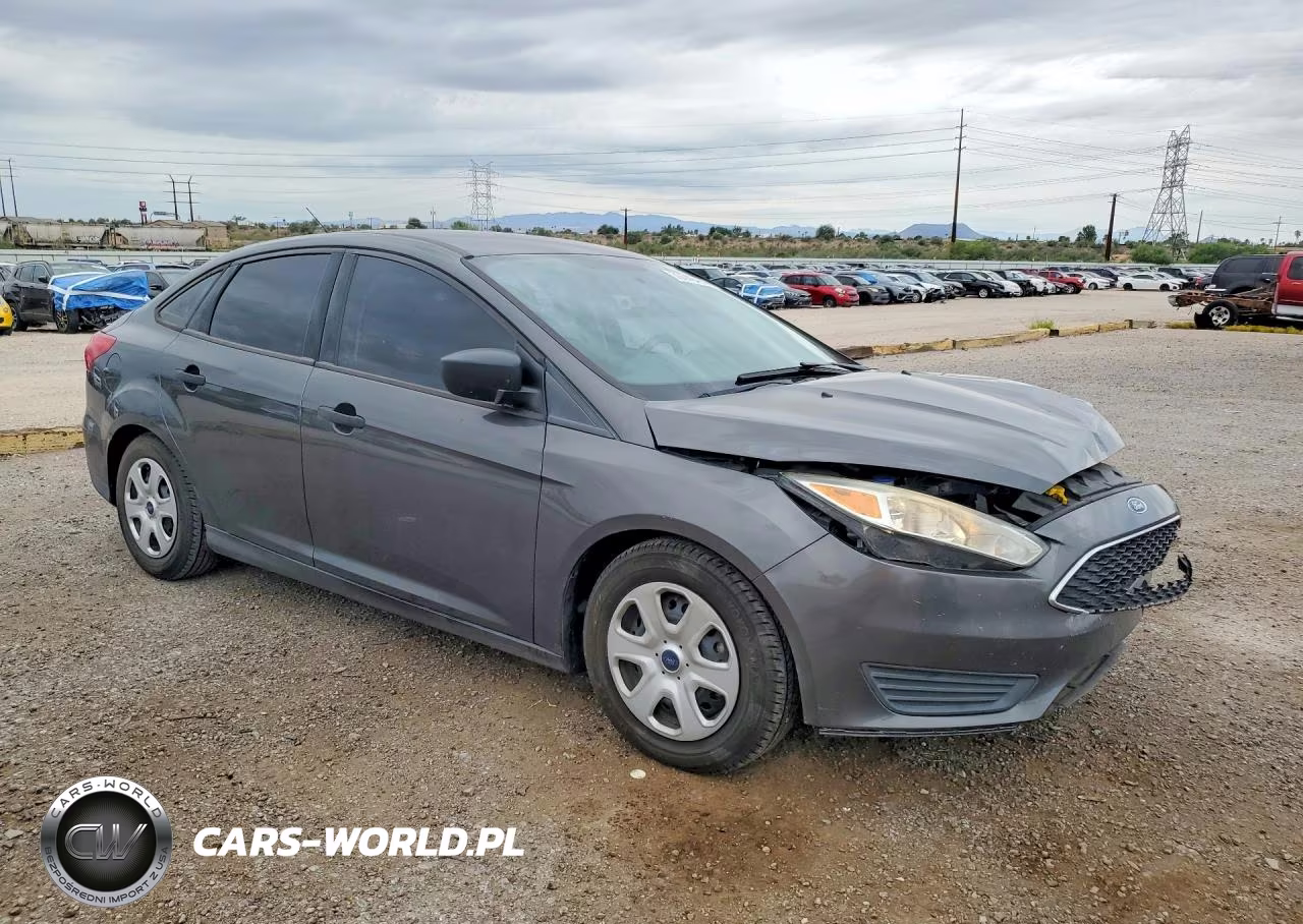2016 Ford Focus S VIN:1FADP3E25GL369136 - 4