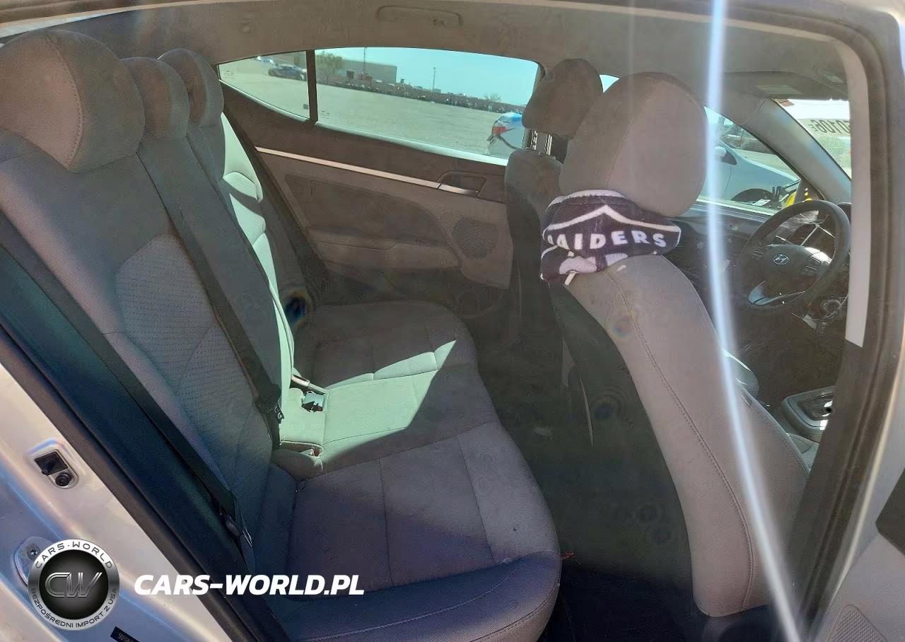2019 Hyundai Elantra Sel VIN:5NPD84LF1KH408871 - 10