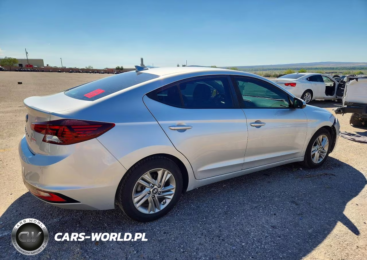 2019 Hyundai Elantra Sel VIN:5NPD84LF1KH408871 - 3