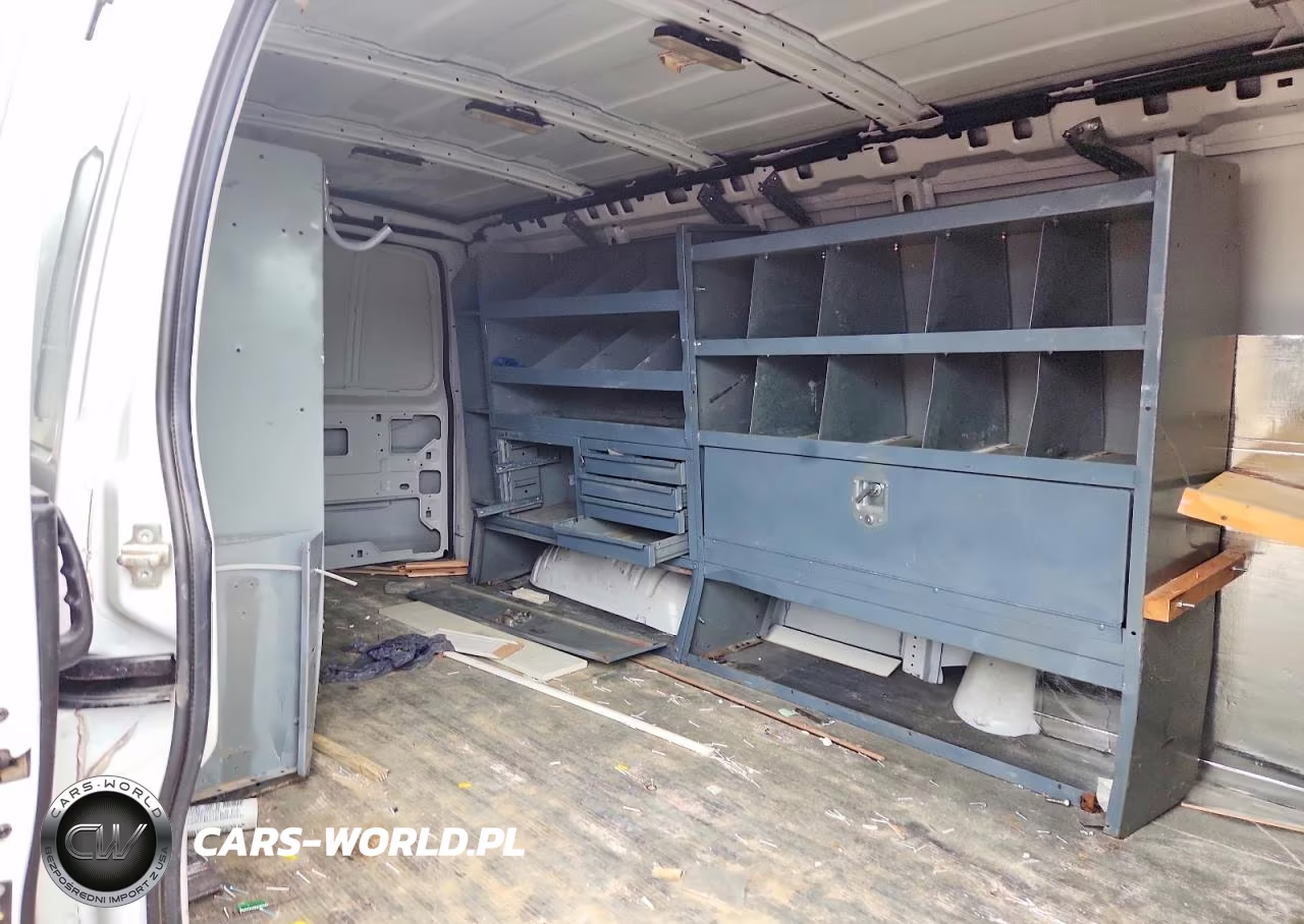 2023 Chevrolet Express G2500 VIN:1GCWGBFP1P1175173 - 10