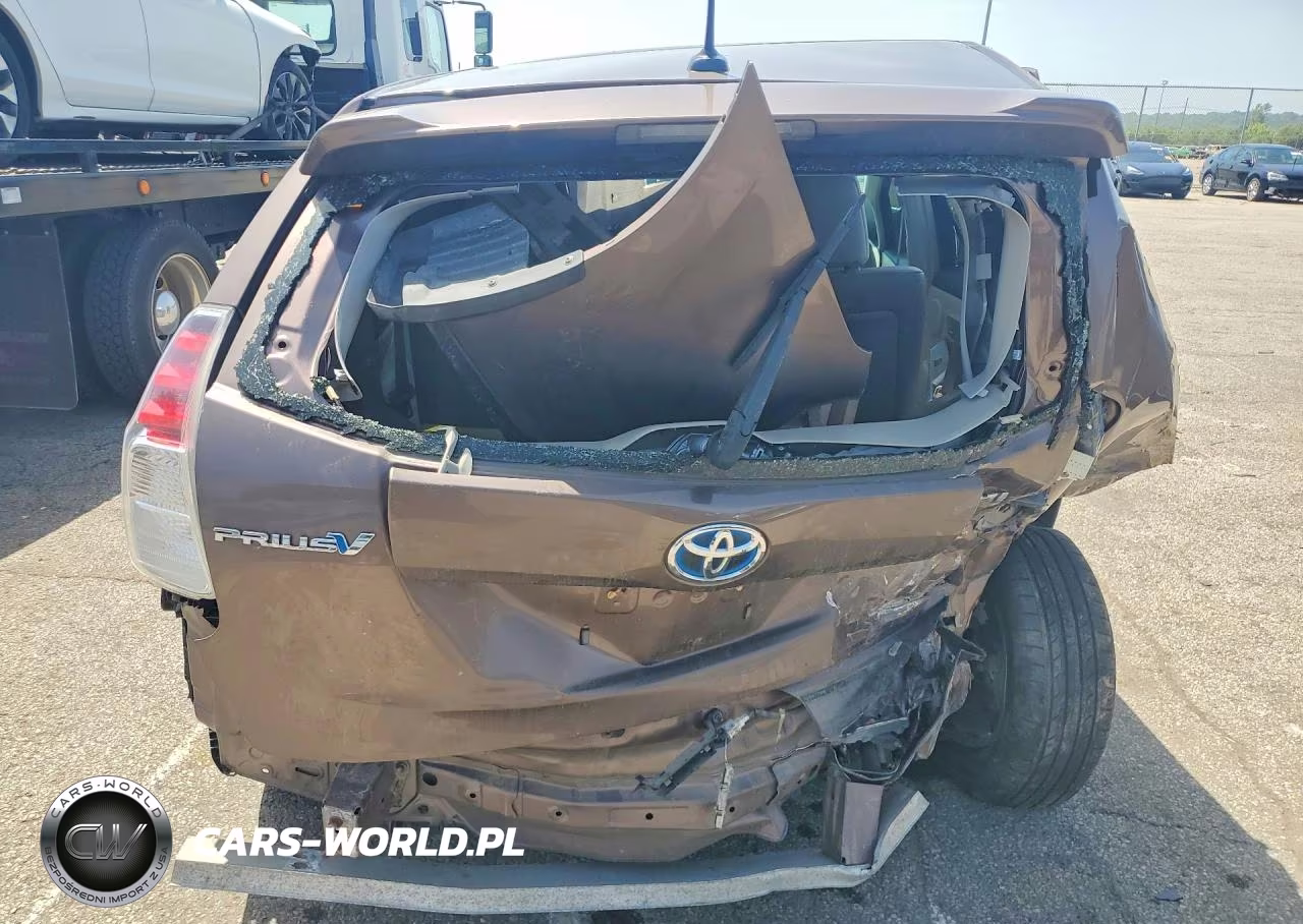 2017 Toyota Prius V Five VIN:JTDZN3EU5HJ066636 - 6