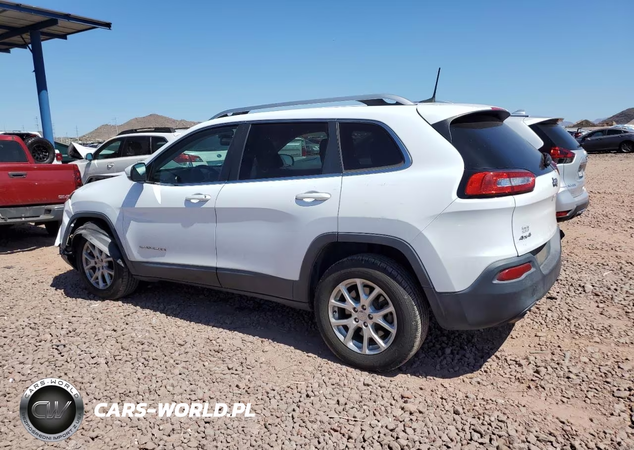 2016 Jeep Cherokee Latitude VIN:1C4PJMCB0GW119447 - 2