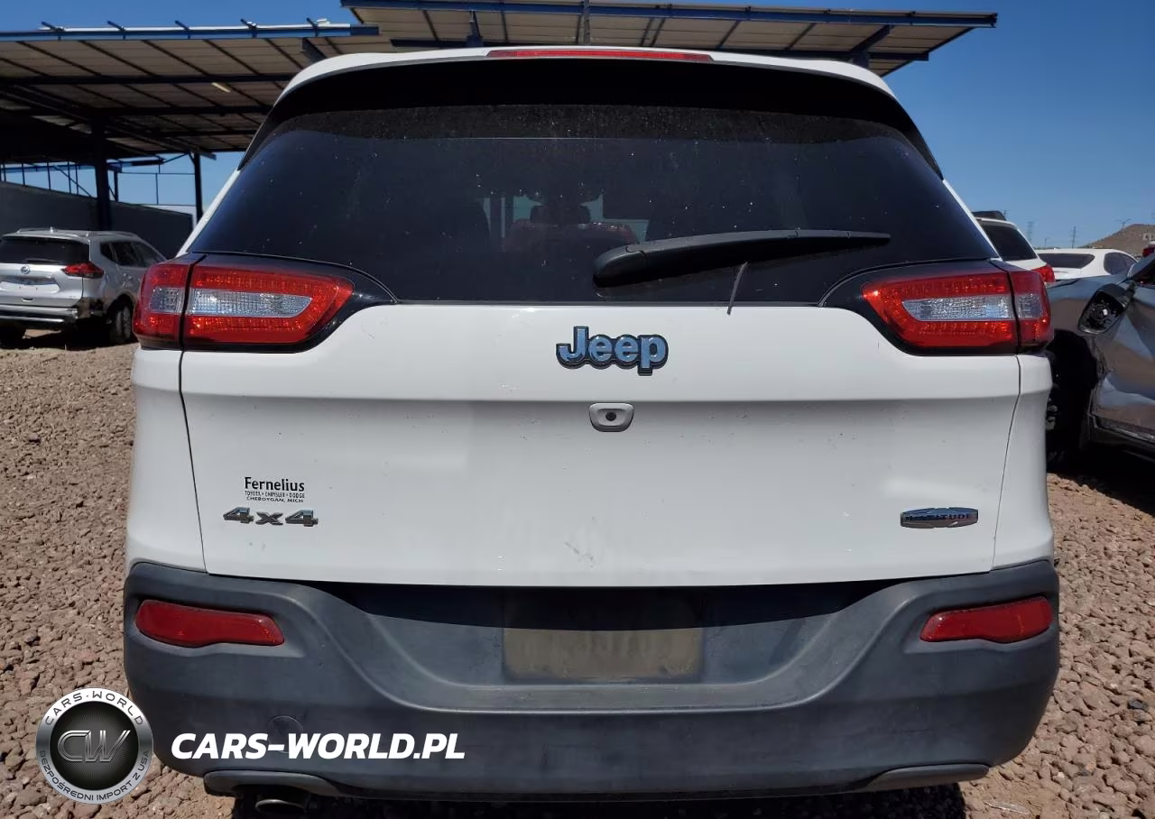 2016 Jeep Cherokee Latitude VIN:1C4PJMCB0GW119447 - 6