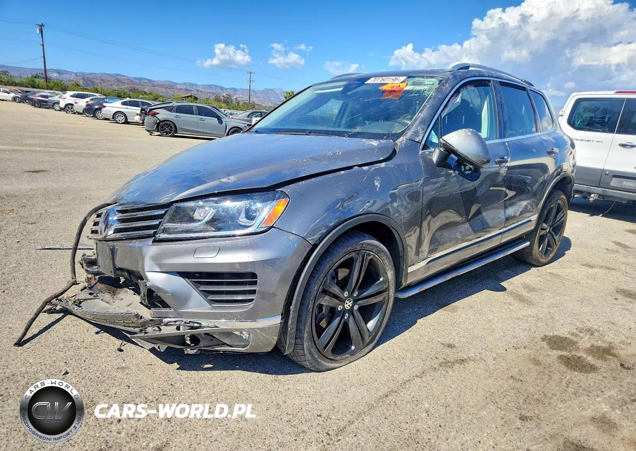 2017 Volkswagen Touareg Executive VIN:WVGGF7BPXHD006713 - 1