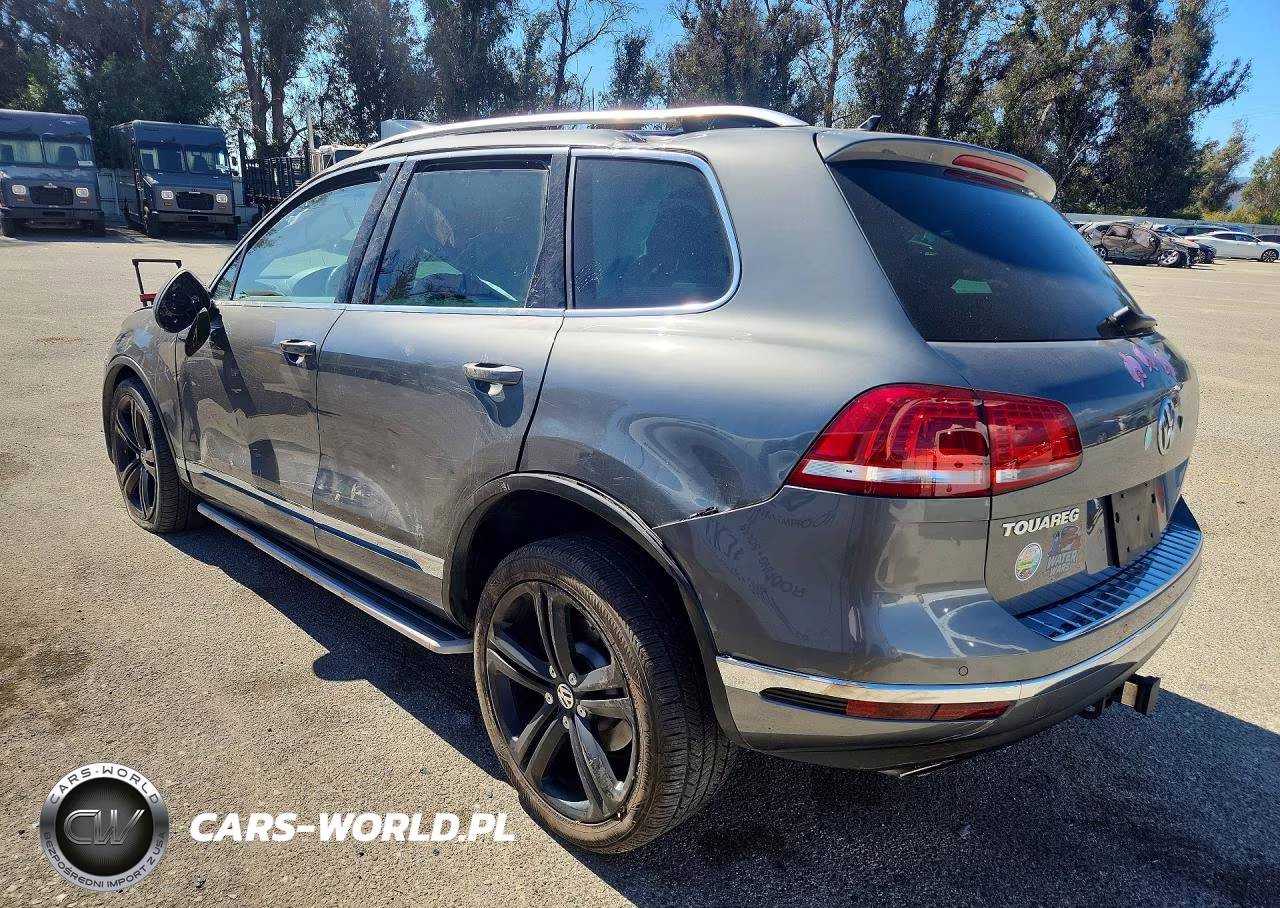 2017 Volkswagen Touareg Executive VIN:WVGGF7BPXHD006713 - 2
