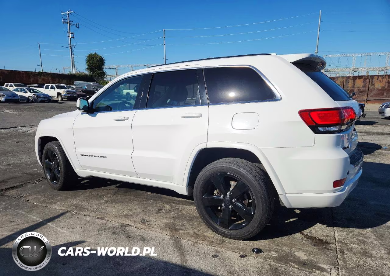 2015 Jeep Grand Cherokee Laredo VIN:1C4RJFAG2FC156843 - 2