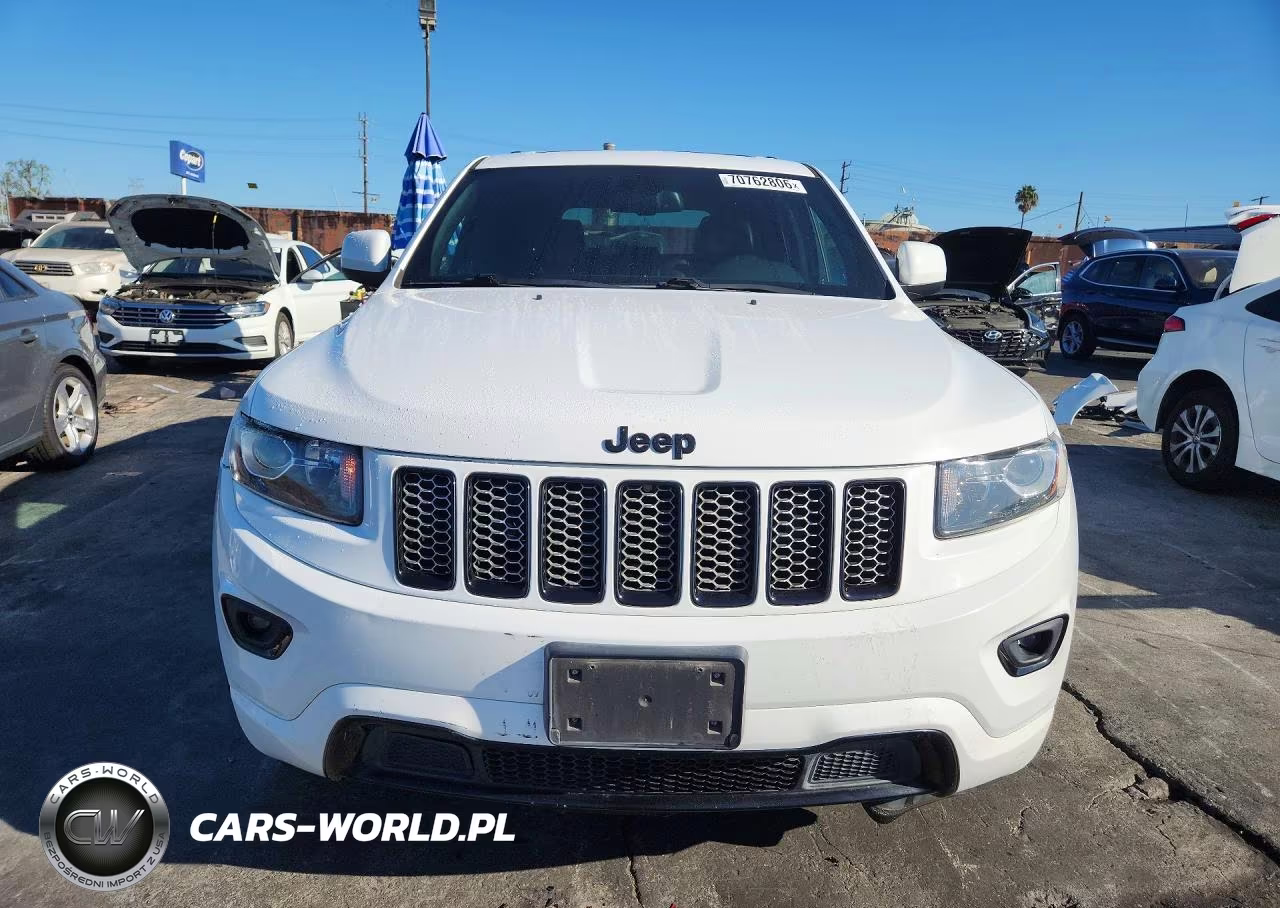 2015 Jeep Grand Cherokee Laredo VIN:1C4RJFAG2FC156843 - 5