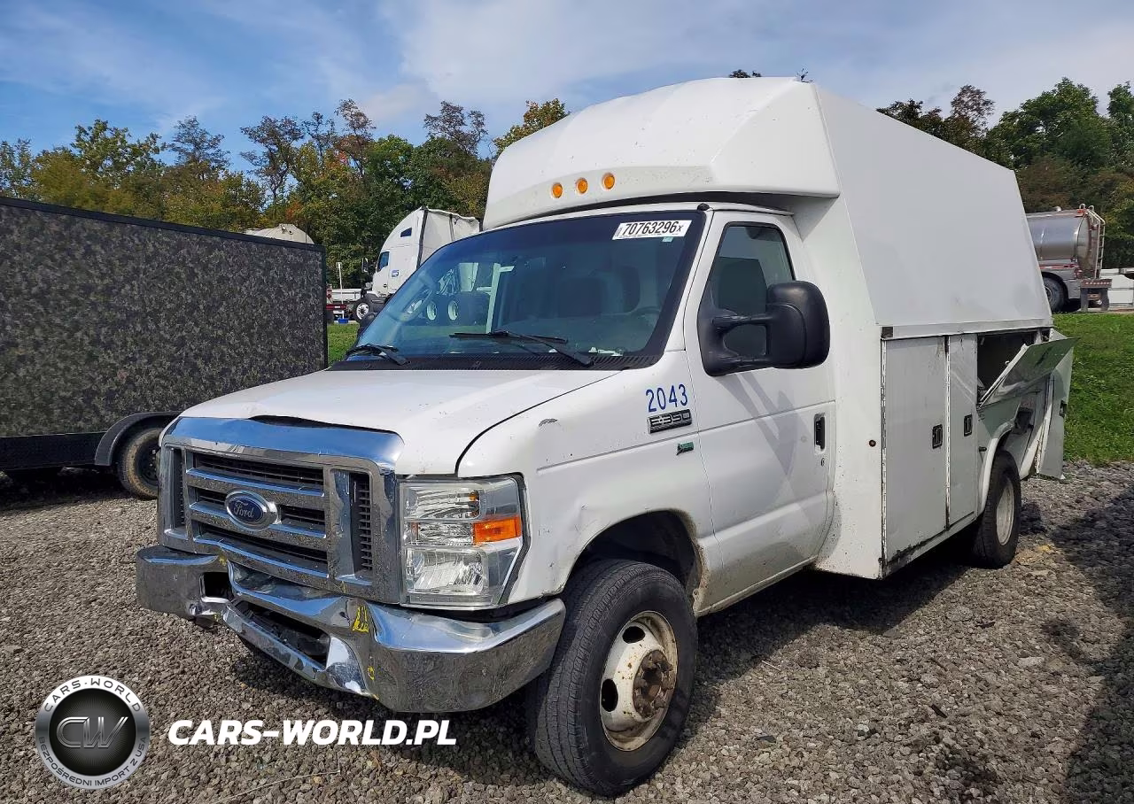 2010 Ford Econoline E350 Super Duty Cutaway Van VIN:1FDWE3FLXADA75762 - 1
