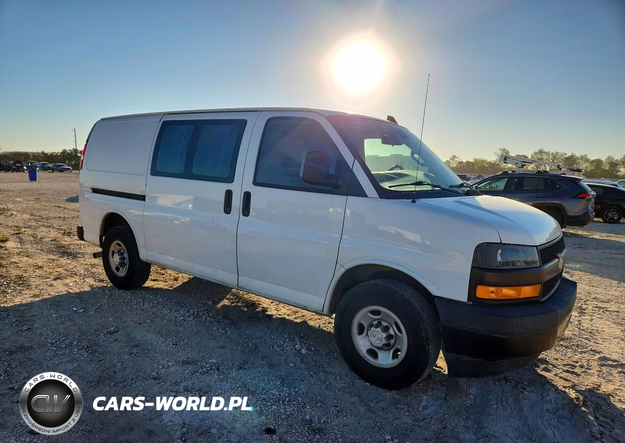 2019 Chevrolet Express G2500 VIN:1GCWGAFP1K1368104 - 4