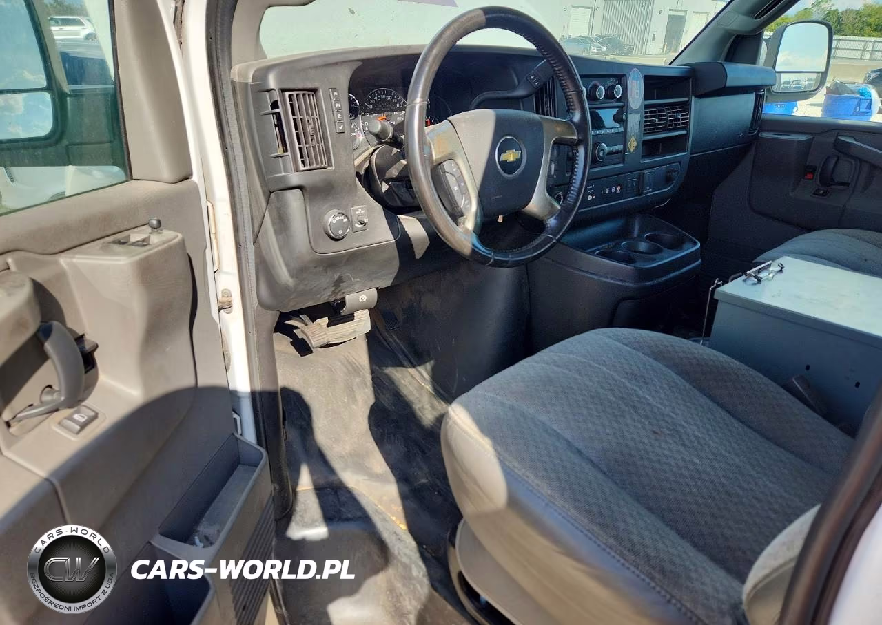 2019 Chevrolet Express G2500 VIN:1GCWGAFP1K1368104 - 8