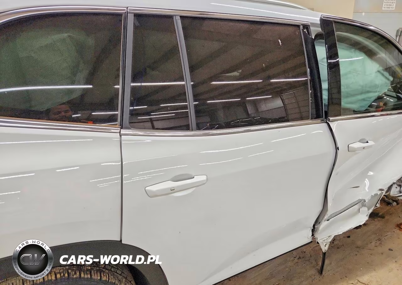 2025 Buick Enclave Preferred VIN:5GAEVARS7SJ190881 - 11