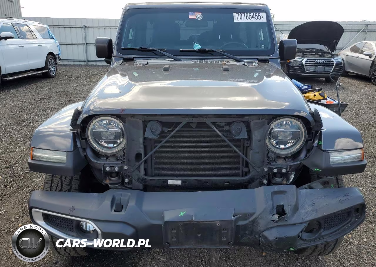 2018 Jeep Wrangler Unlimited Sahara VIN:1C4HJXEG4JW117108 - 5