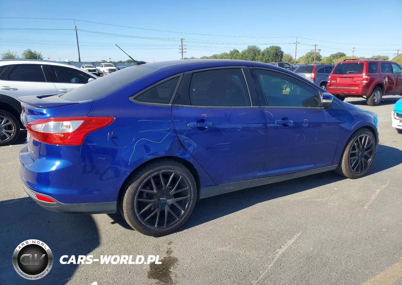 2012 Ford Focus Se VIN:1FAHP3F25CL267684 - 3