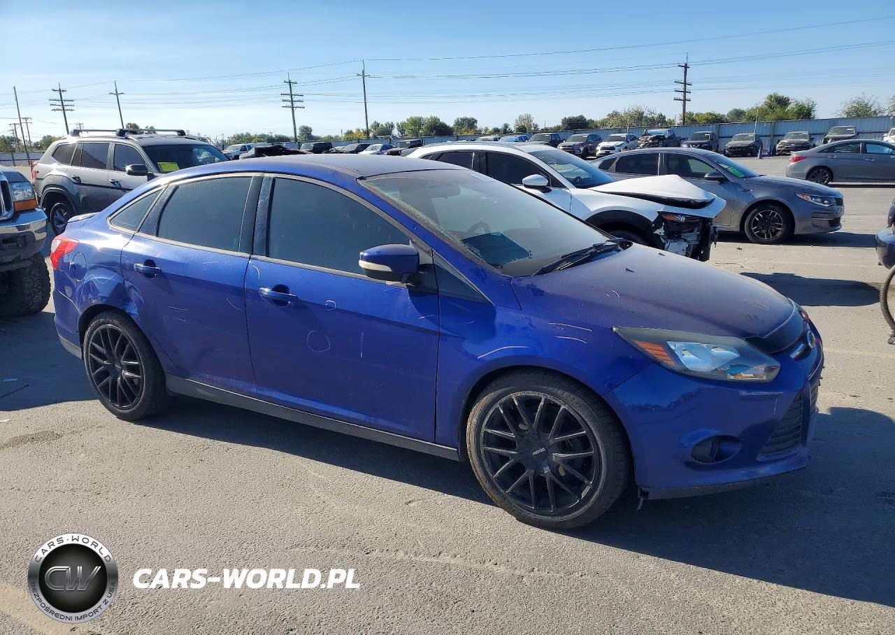 2012 Ford Focus Se VIN:1FAHP3F25CL267684 - 4