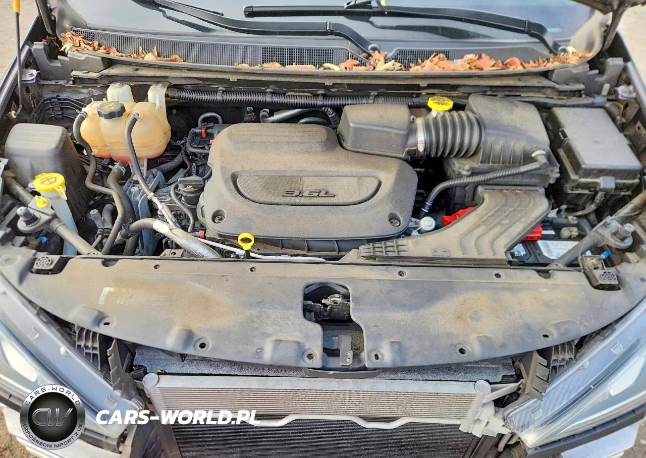 2019 Chrysler Pacifica Touring Plus VIN:2C4RC1FGXKR733612 - 12