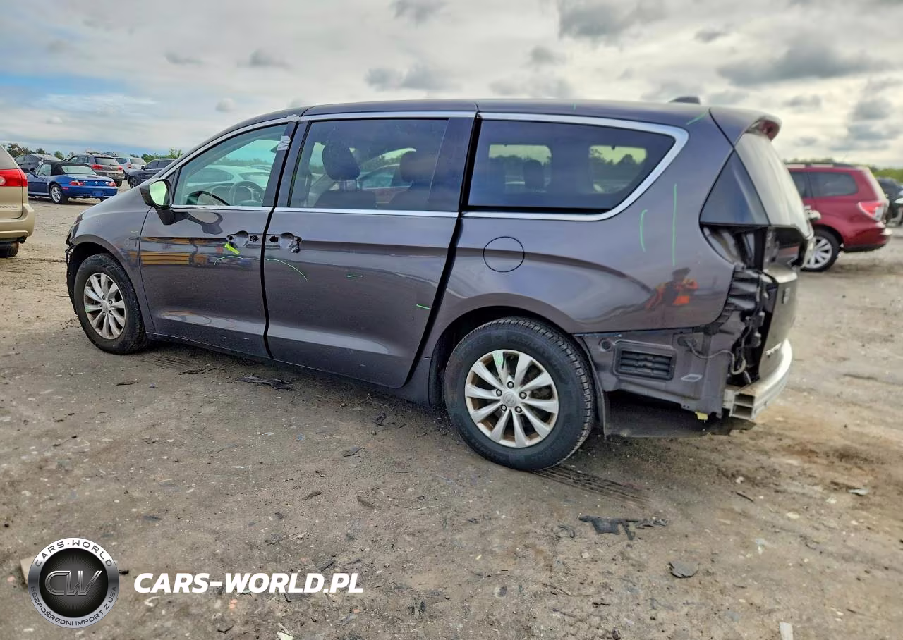 2019 Chrysler Pacifica Touring Plus VIN:2C4RC1FGXKR733612 - 2