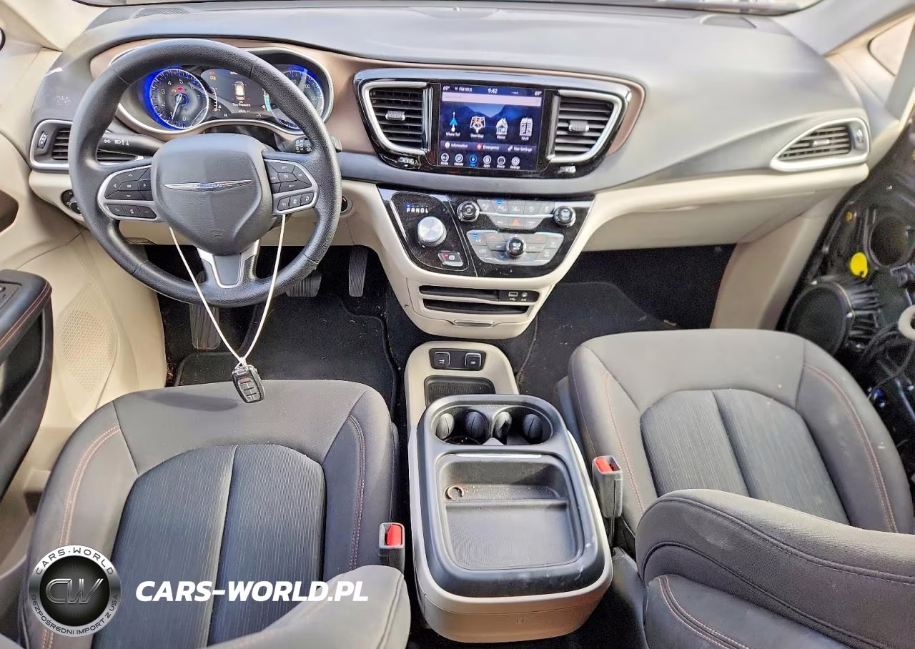 2019 Chrysler Pacifica Touring Plus VIN:2C4RC1FGXKR733612 - 8