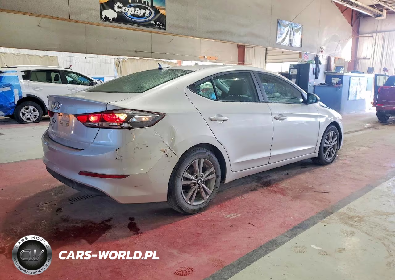 2018 Hyundai Elantra Value Edition VIN:KMHD84LF9JU586060 - 3