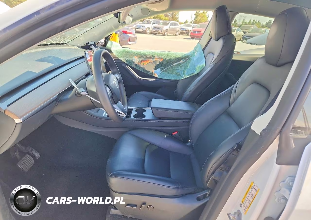 2024 Tesla Model Y VIN:7SAYGDEE8RF114582 - 7