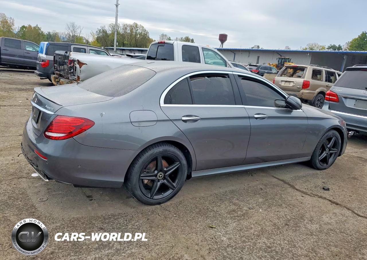 2018 Mercedes-Benz E 300 4Matic VIN:WDDZF4KB8JA343054 - 3