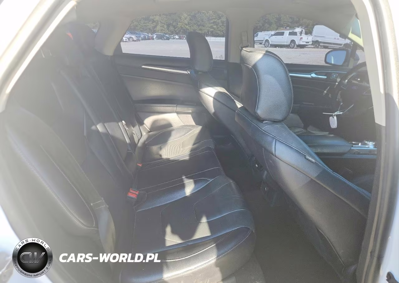 2020 Ford Fusion Titanium VIN:3FA6P0D97LR193742 - 10