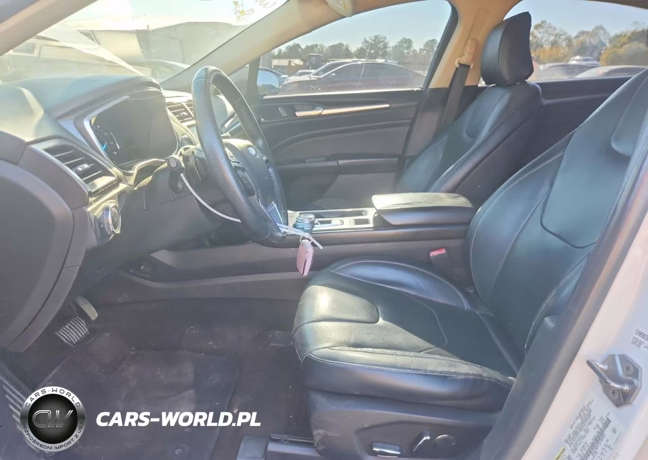 2020 Ford Fusion Titanium VIN:3FA6P0D97LR193742 - 7