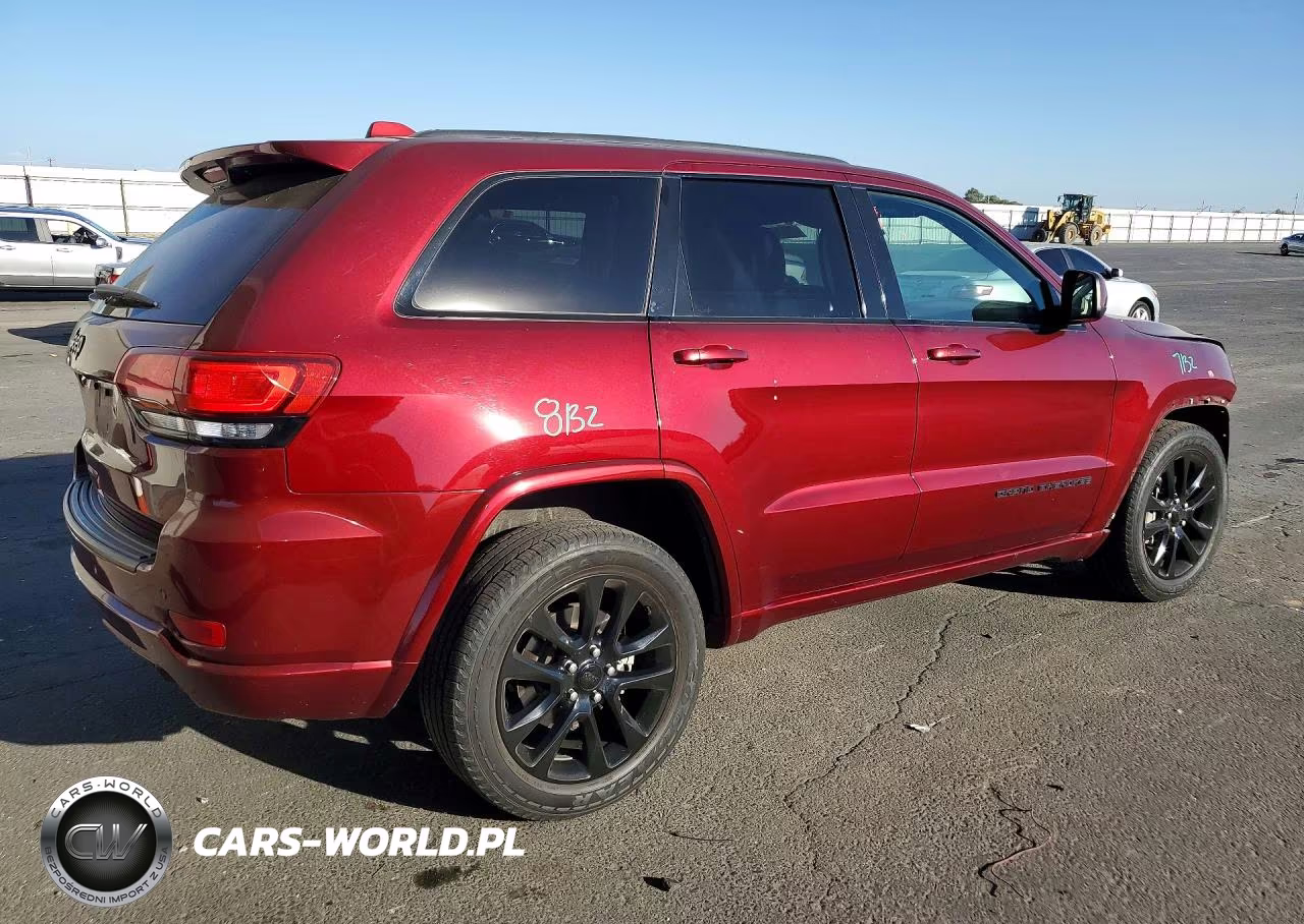 2020 Jeep Grand Cherokee Laredo VIN:1C4RJEAG3LC306240 - 3