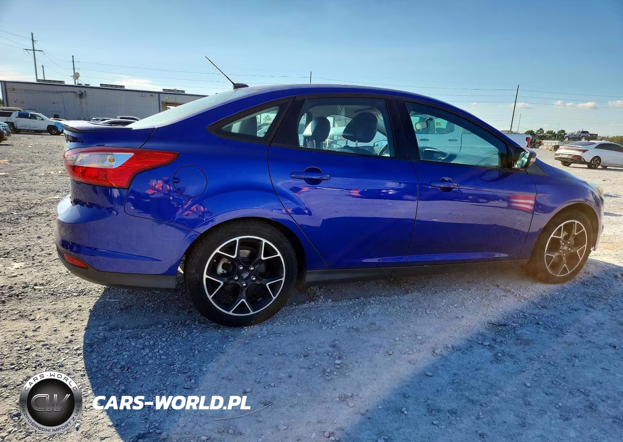 2014 Ford Focus Se VIN:1FADP3F22EL165907 - 3