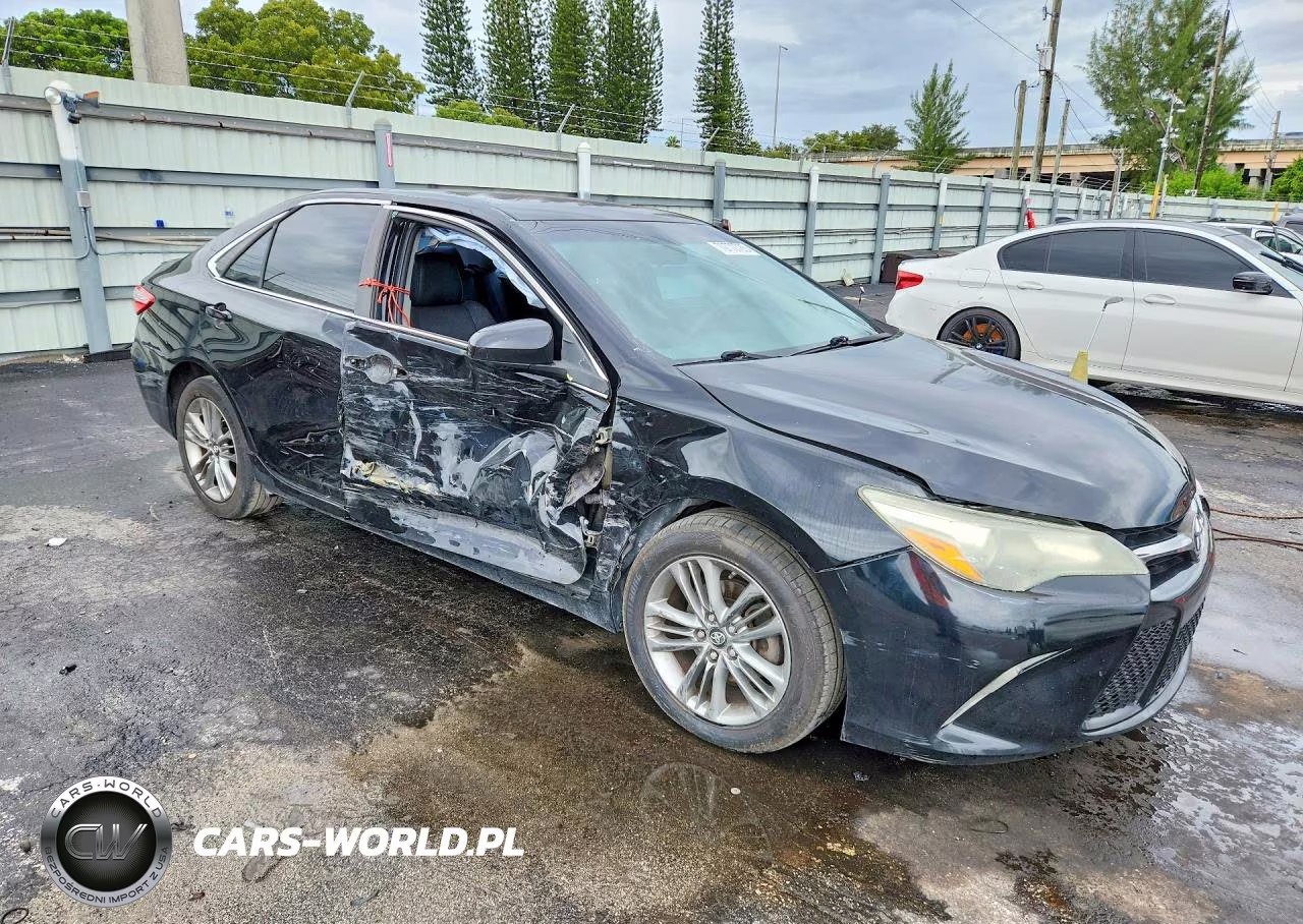 2016 Toyota Camry Se VIN:4T1BF1FK7GU256897 - 4
