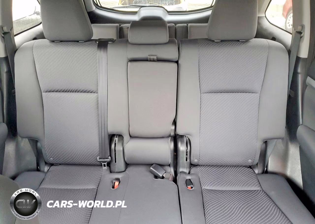 2015 Toyota Highlander Le VIN:5TDBKRFH1FS165470 - 10