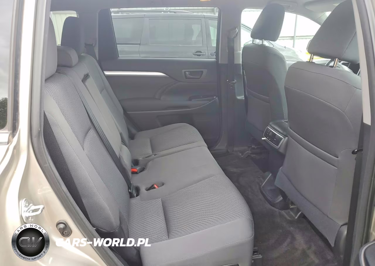 2015 Toyota Highlander Le VIN:5TDBKRFH1FS165470 - 11