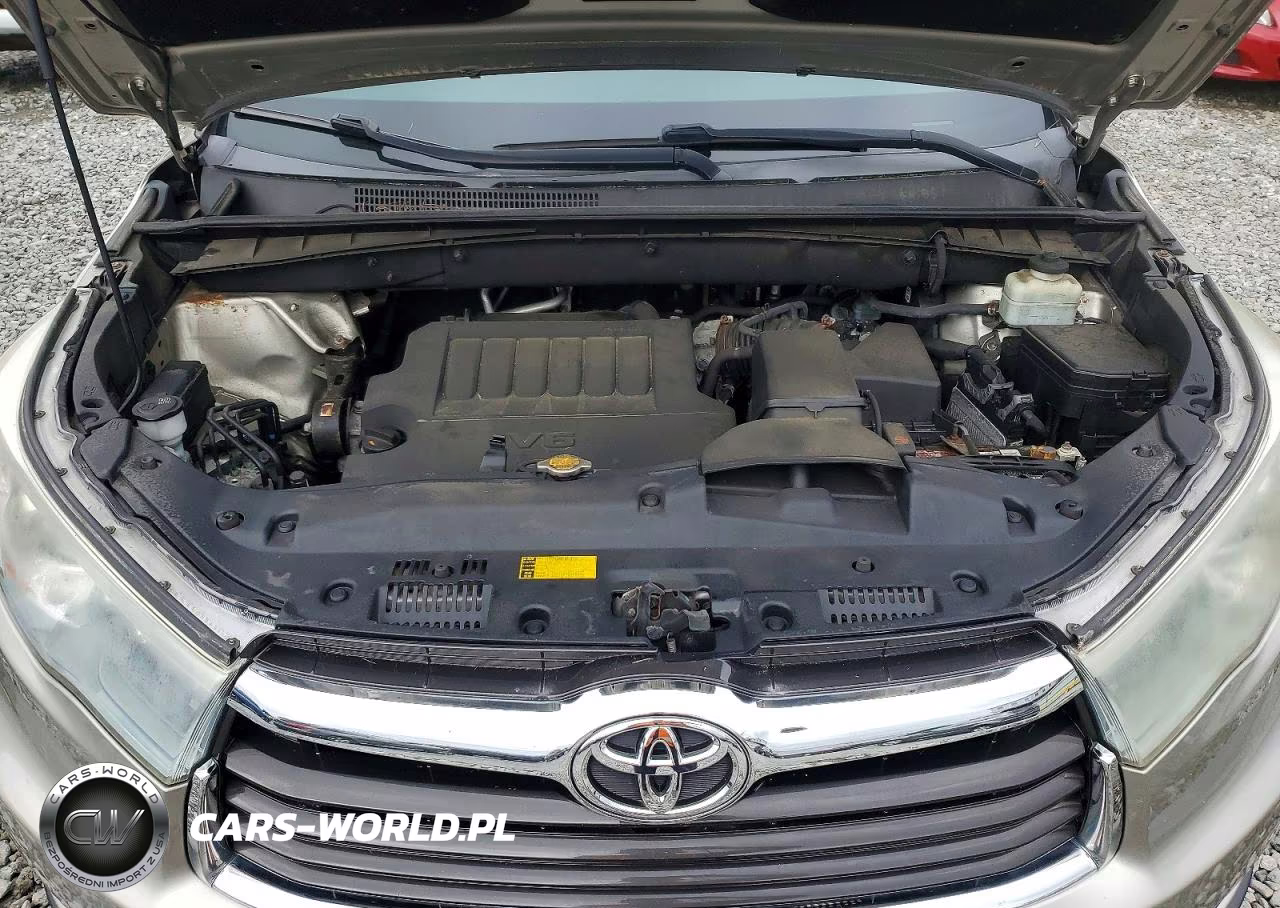 2015 Toyota Highlander Le VIN:5TDBKRFH1FS165470 - 12
