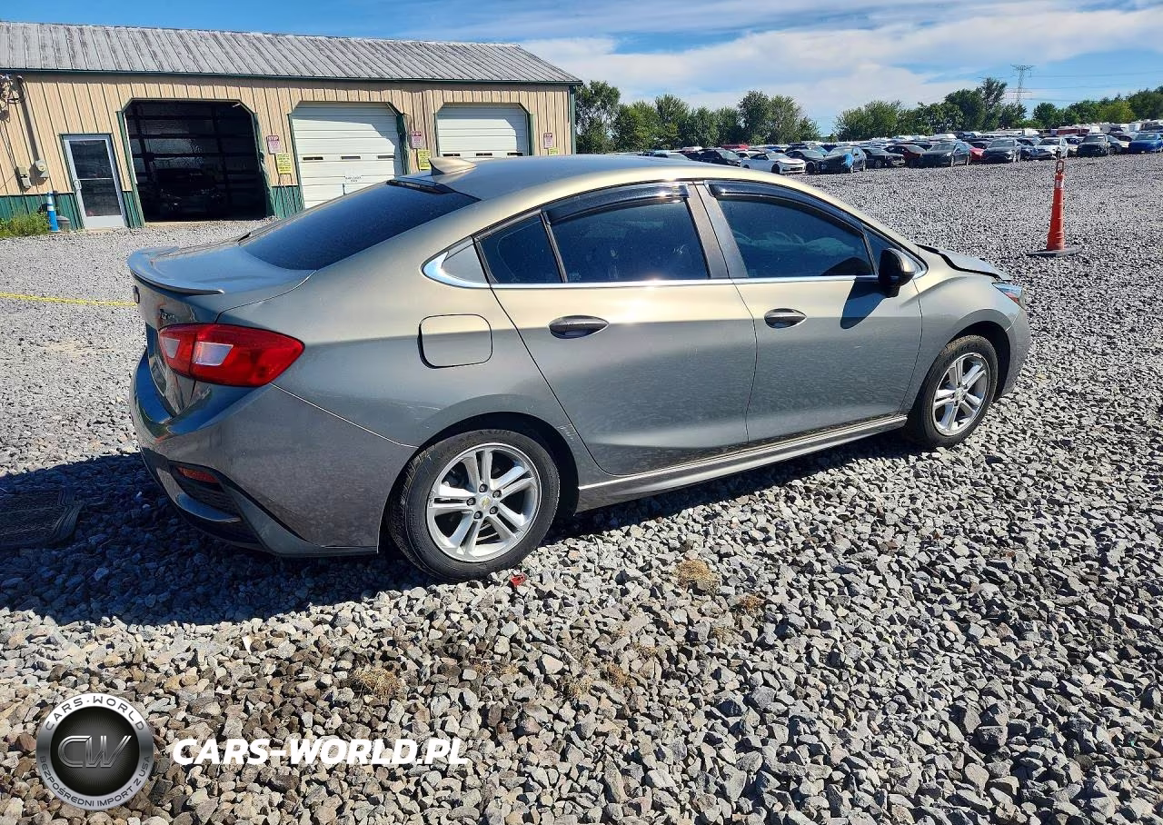 2017 Chevrolet Cruze Lt VIN:1G1BE5SM3H7155578 - 3