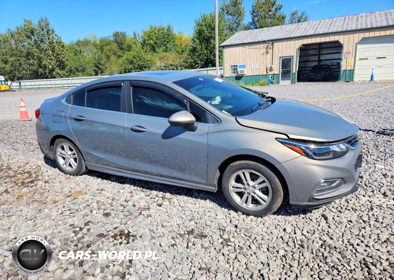 2017 Chevrolet Cruze Lt VIN:1G1BE5SM3H7155578 - 4