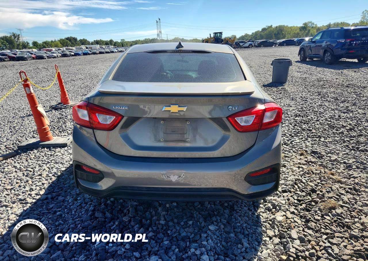2017 Chevrolet Cruze Lt VIN:1G1BE5SM3H7155578 - 6