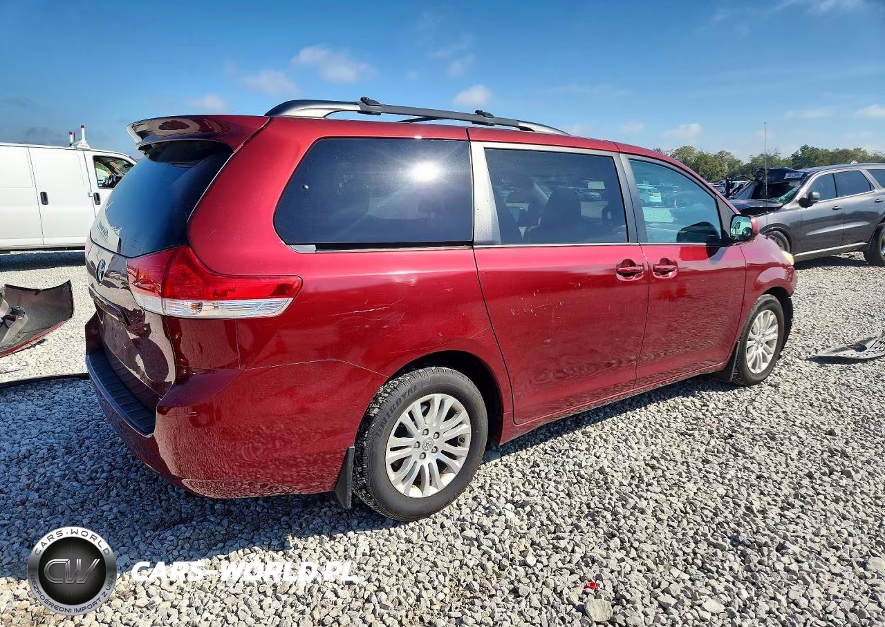 2013 Toyota Sienna Xle 8-Passenger VIN:5TDYK3DC4DS380448 - 3