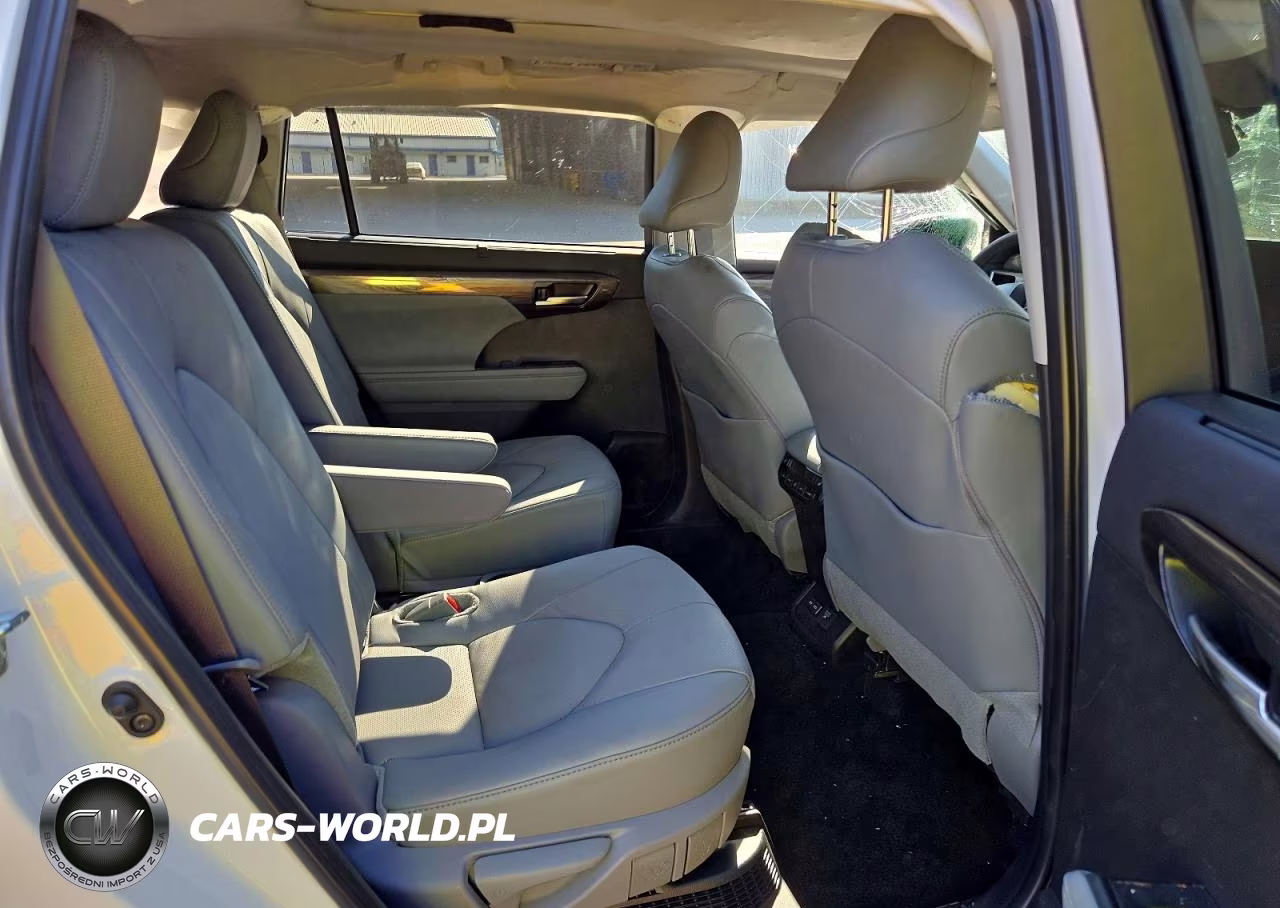 2025 Toyota Highlander Hybrid Platinum VIN:5TDEBRCH2SS680487 - 10