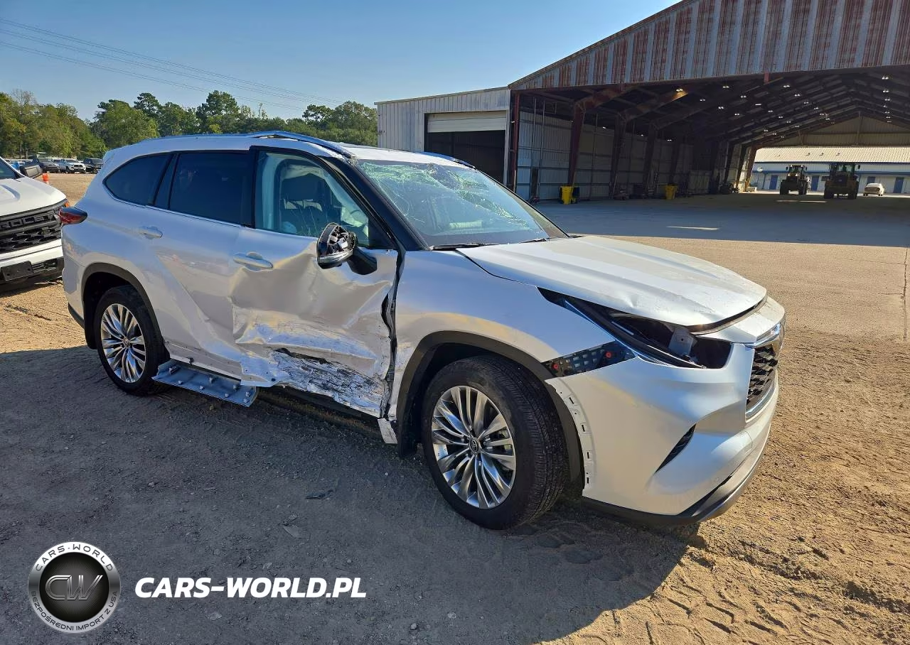 2025 Toyota Highlander Hybrid Platinum VIN:5TDEBRCH2SS680487 - 4