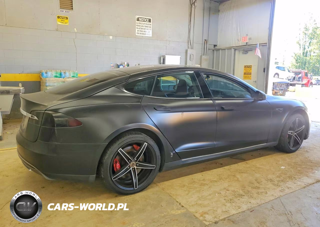 2014 Tesla Model S VIN:5YJSA1H13EFP48744 - 3