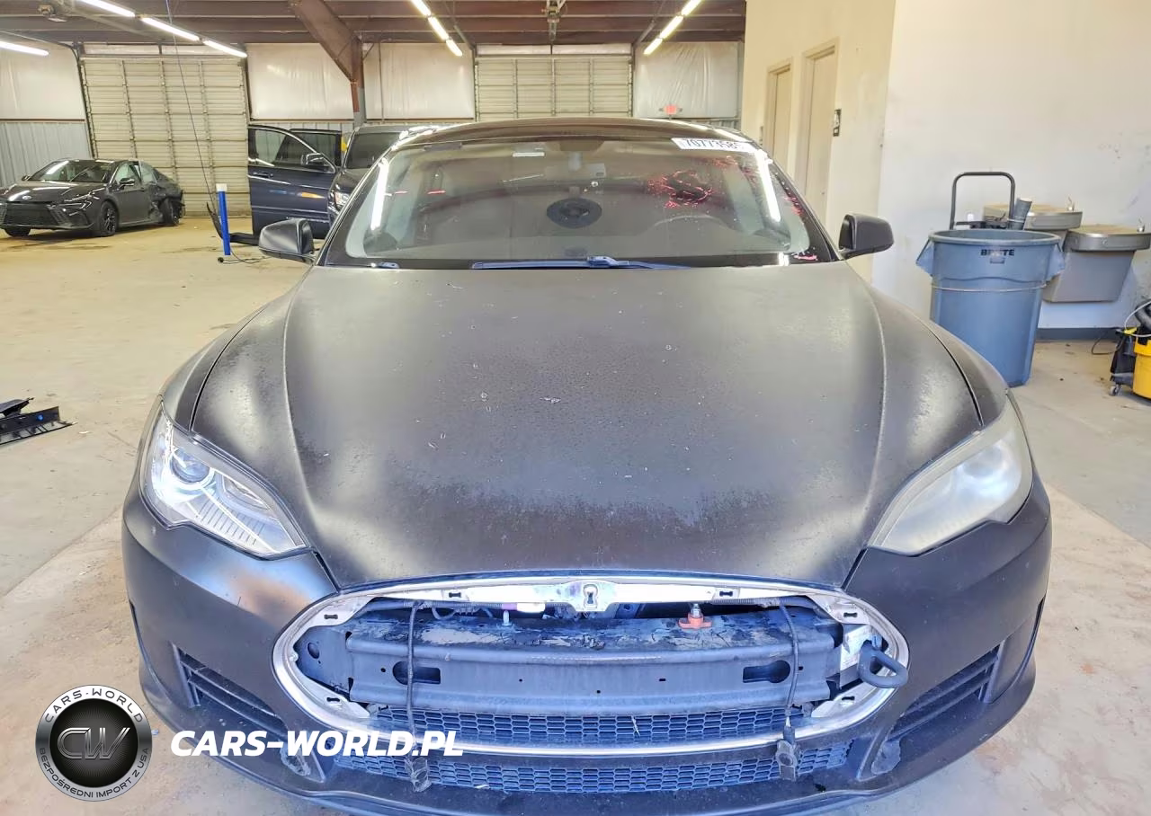 2014 Tesla Model S VIN:5YJSA1H13EFP48744 - 5