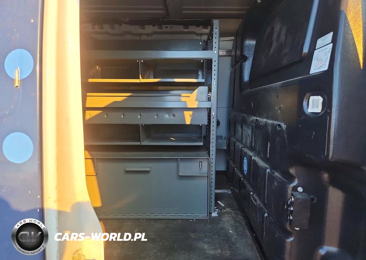 2020 Chevrolet Express G2500 VIN:1GCWGAFP1L1244237 - 11