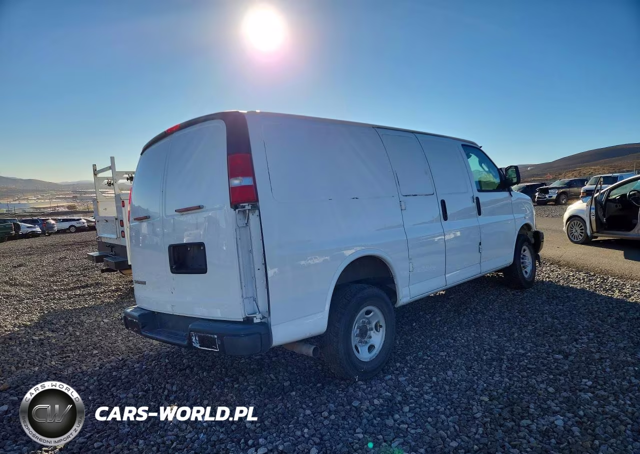 2020 Chevrolet Express G2500 VIN:1GCWGAFP1L1244237 - 3