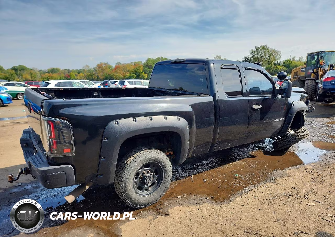 2008 Chevrolet Silverado K2500 Heavy Duty VIN:1GCHK29K78E212406 - 3