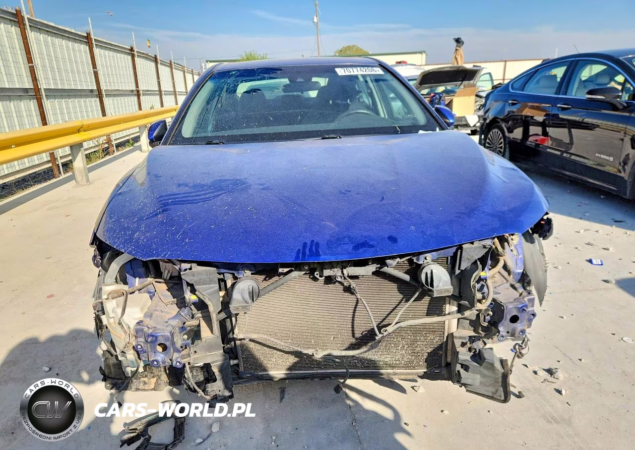 2018 Toyota Camry Le VIN:4T1B11HK5JU604957 - 5