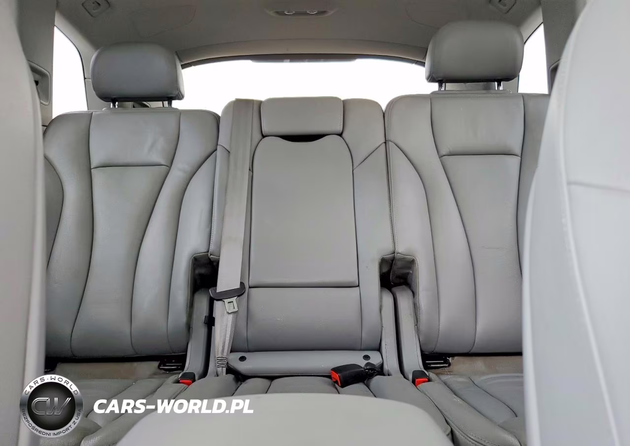 2017 Audi Q7 Premium Plus VIN:WA1LAAF77HD059856 - 10