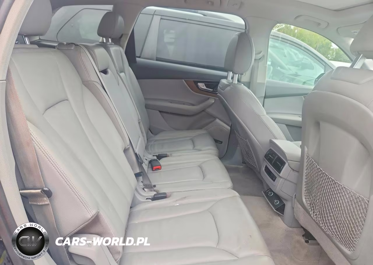2017 Audi Q7 Premium Plus VIN:WA1LAAF77HD059856 - 11
